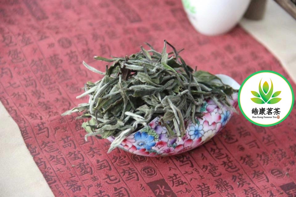 Белый чай Фудин Бай Му Дань - красивый лист