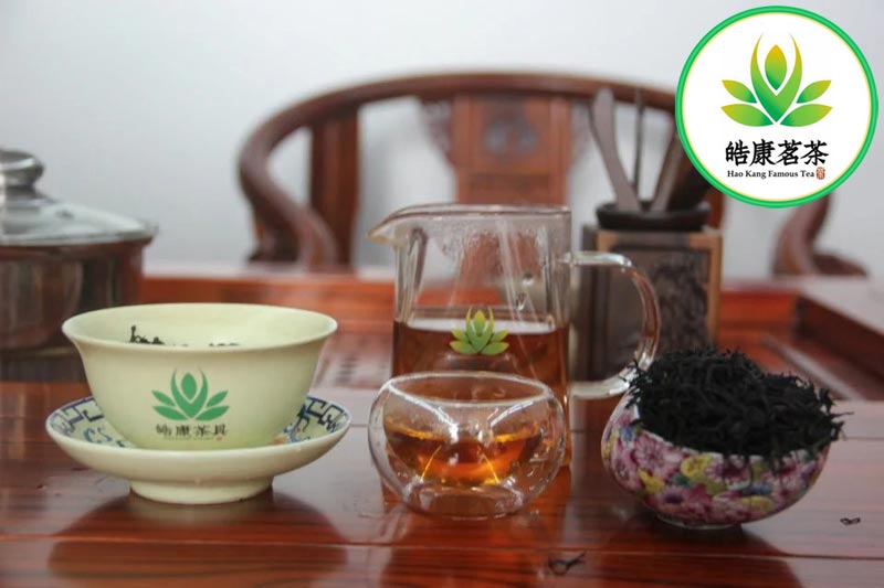 Чаепитие с классическим Лапсанг Сушонг