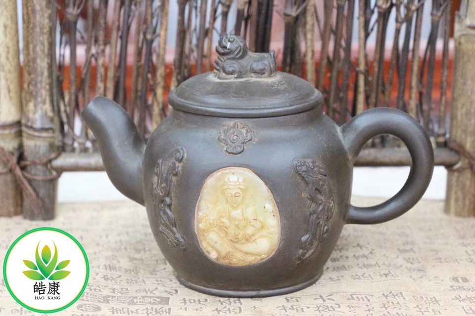 Антикварный чайник из Исин *Почтенный лев*